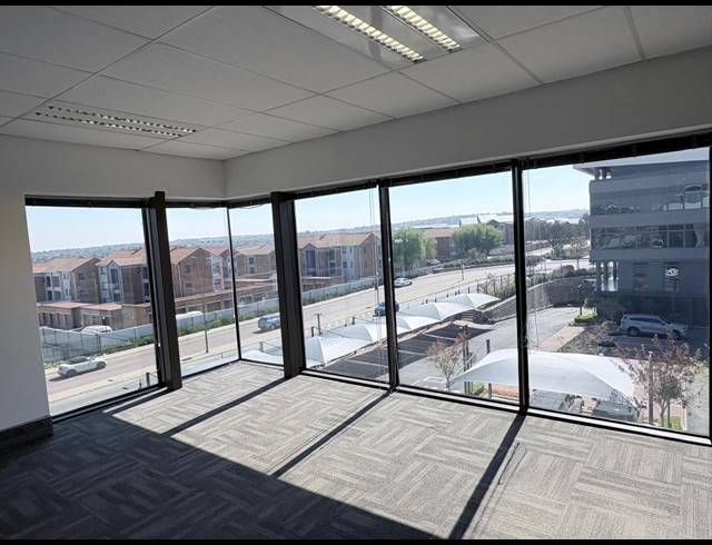 442M² OFFICE TO LET IN VORNA VALLEY